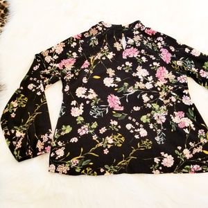 NWT Monteau Keyhole Blouse with Flower Print
